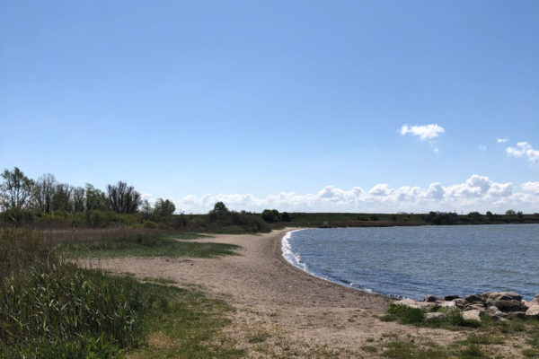 Ansicht Meer mit Strandabschnitt